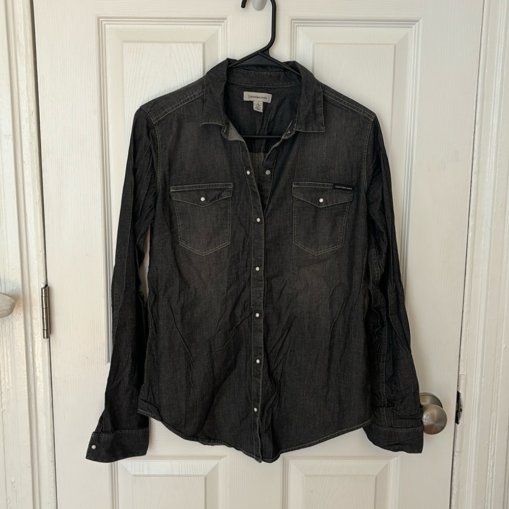 Gray button down shirt with snaps — Calvin Klein Jeans, Small